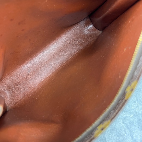 🌵Louis Vuitton Vintage Toiletey 26 Monogram🌵 - Picture 9 of 10